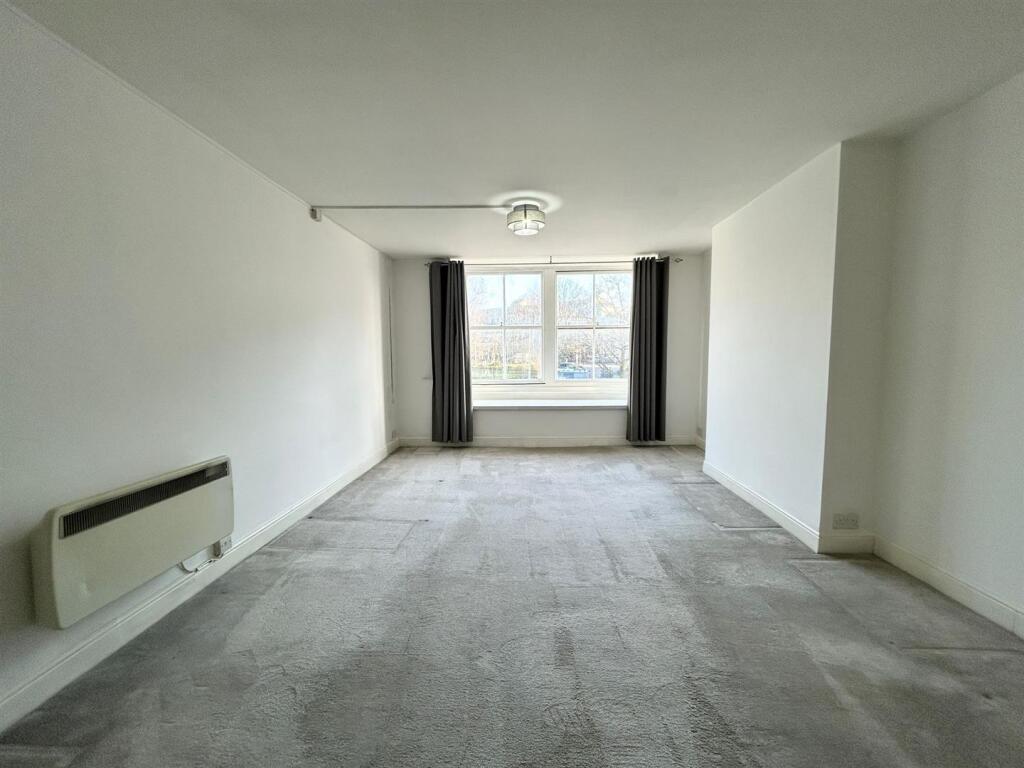 Studio Room