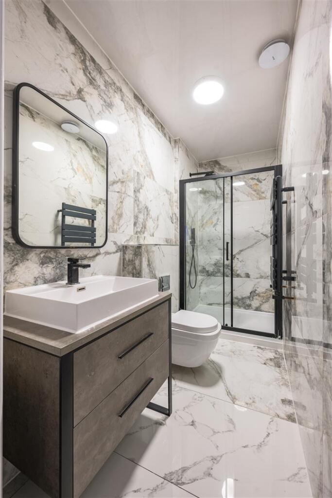 Daventry Avenue, E17