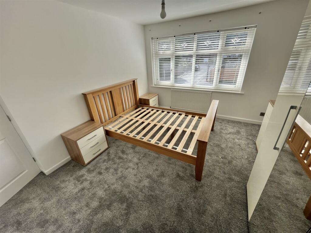 Bedroom 1 .jpg