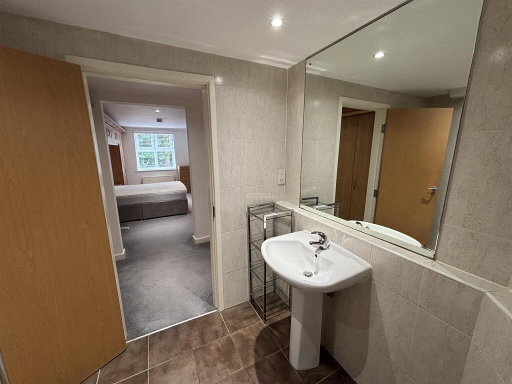 Ensuite