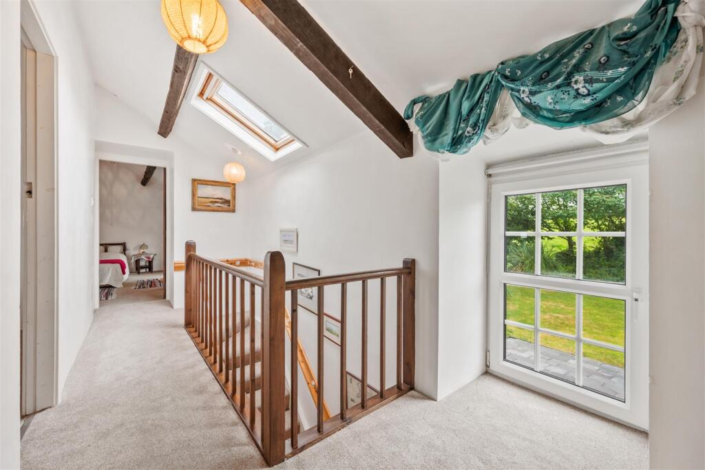 Erw&#39;r Wennol landing