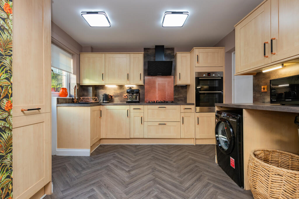 1 deanston park, barrhead L-21