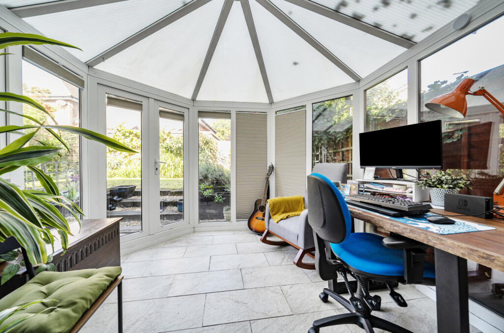 1360222-5-68da767...