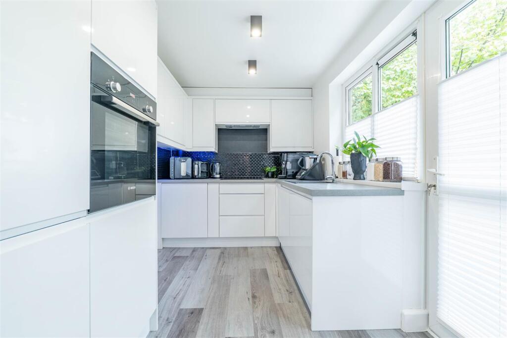 Lounge/Dining/Kitchen
