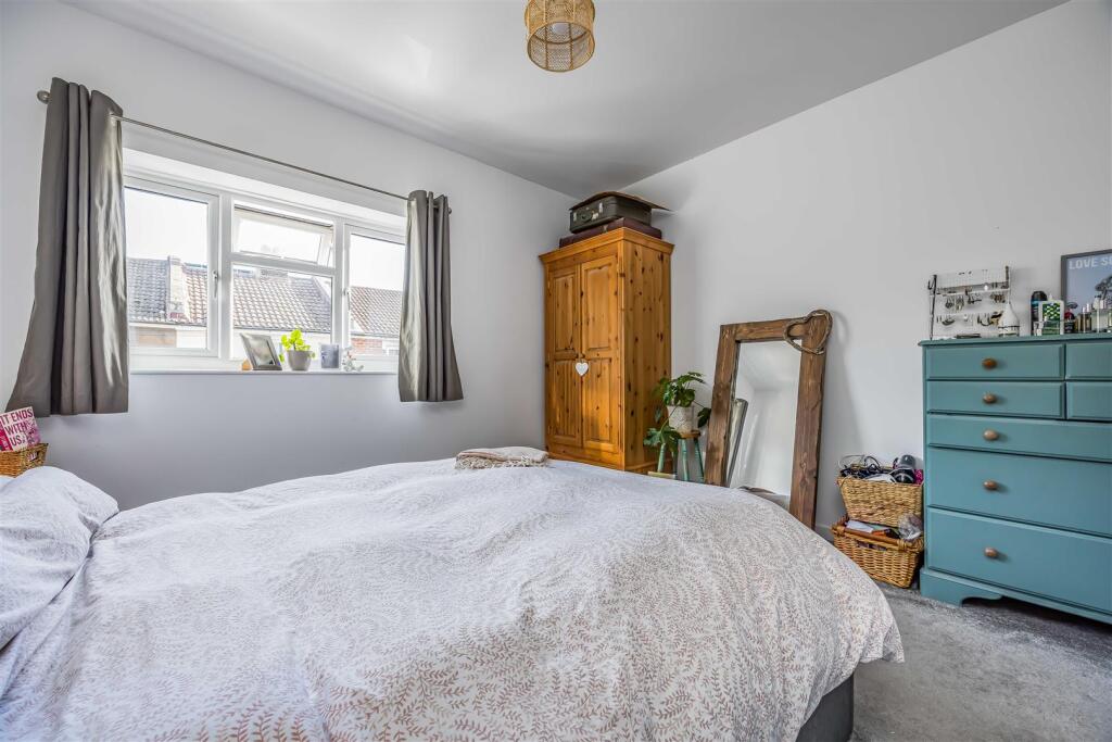 28 Liverpool Road, Portsmouth-Small-PorticoMarketi