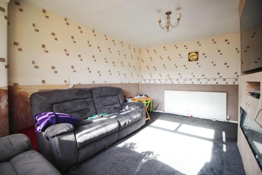 Living room 2.JPG