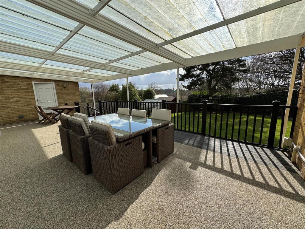 patio 2.jpg