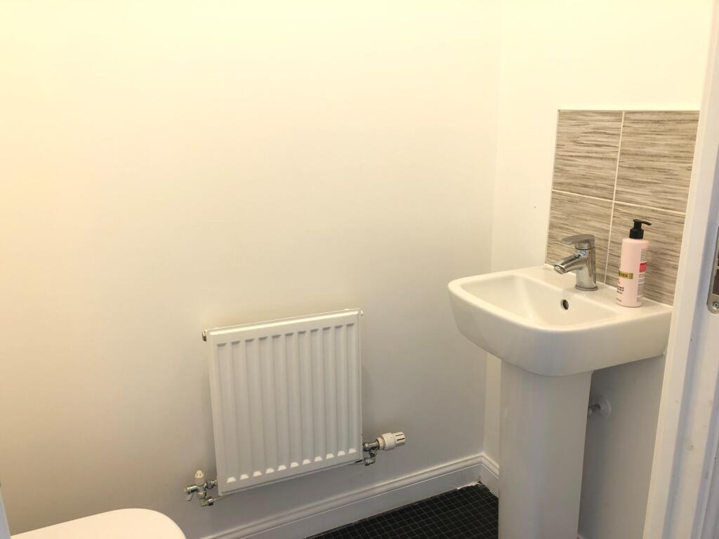 Cloakroom/wc