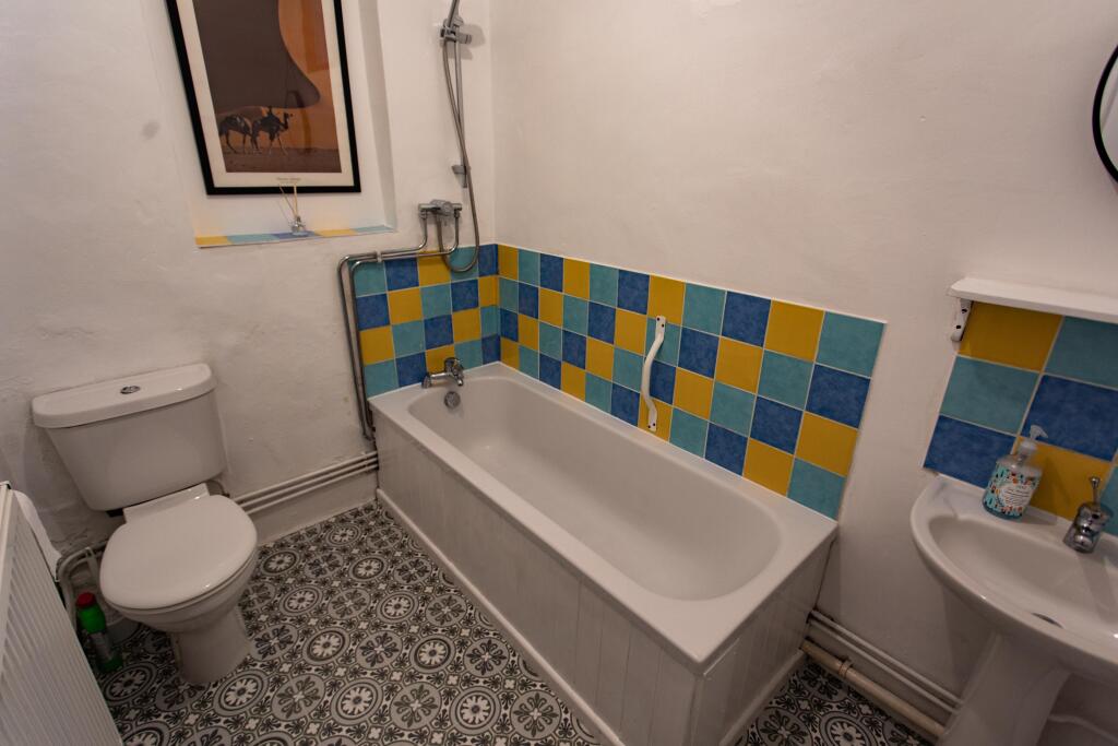 Photo 8