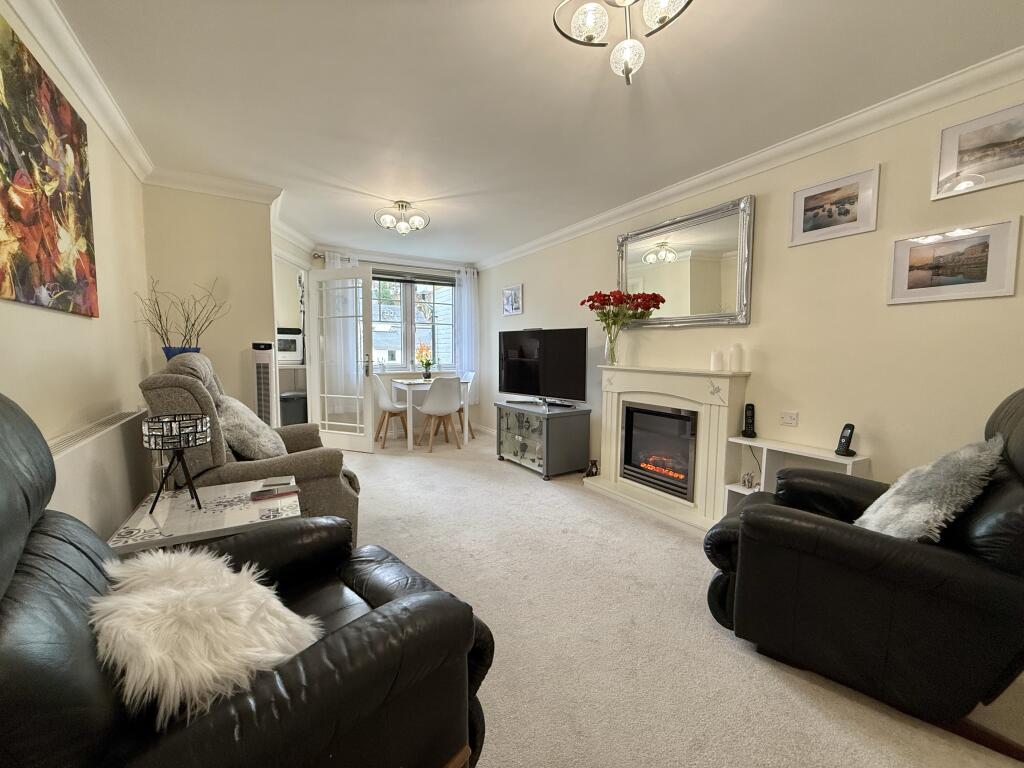 Contemporary Sitting/Dining Room