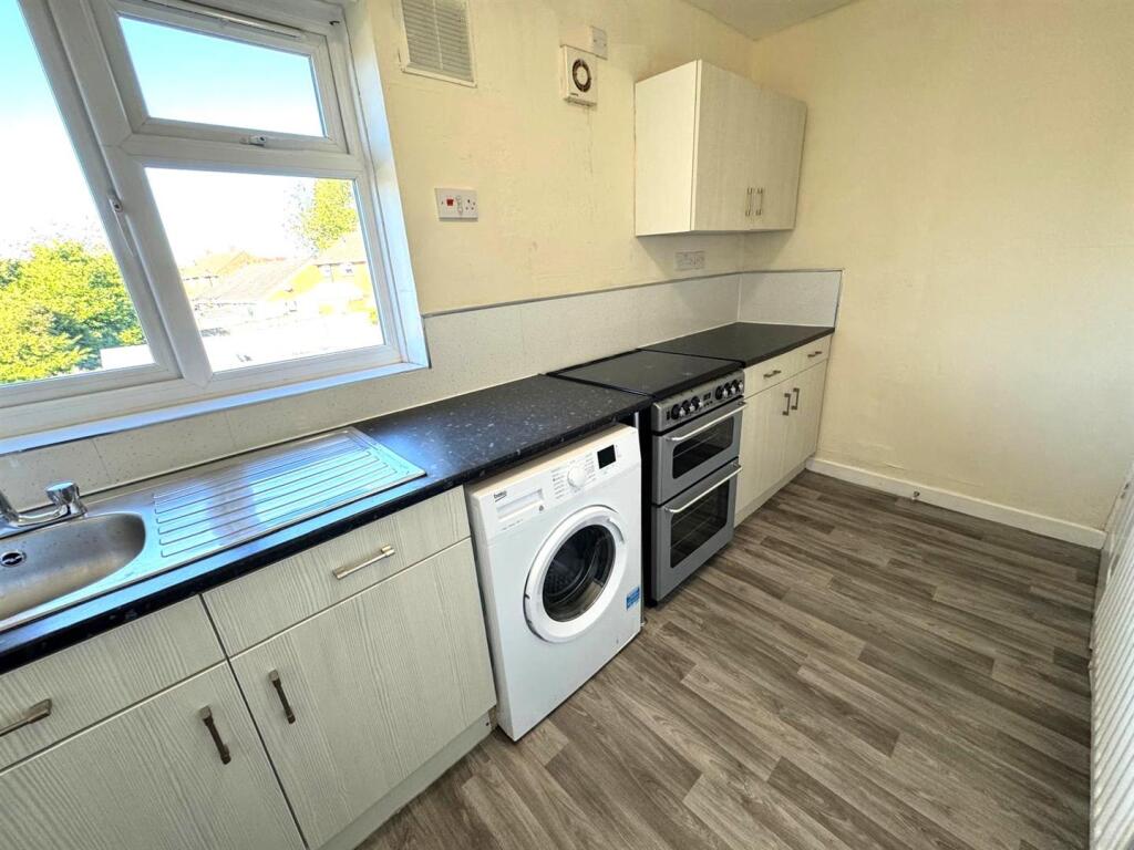 Kitchen Pic 2