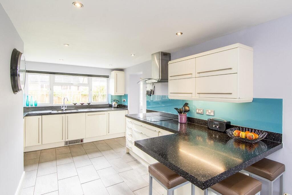 Breakfast Kitchen &amp; Dining