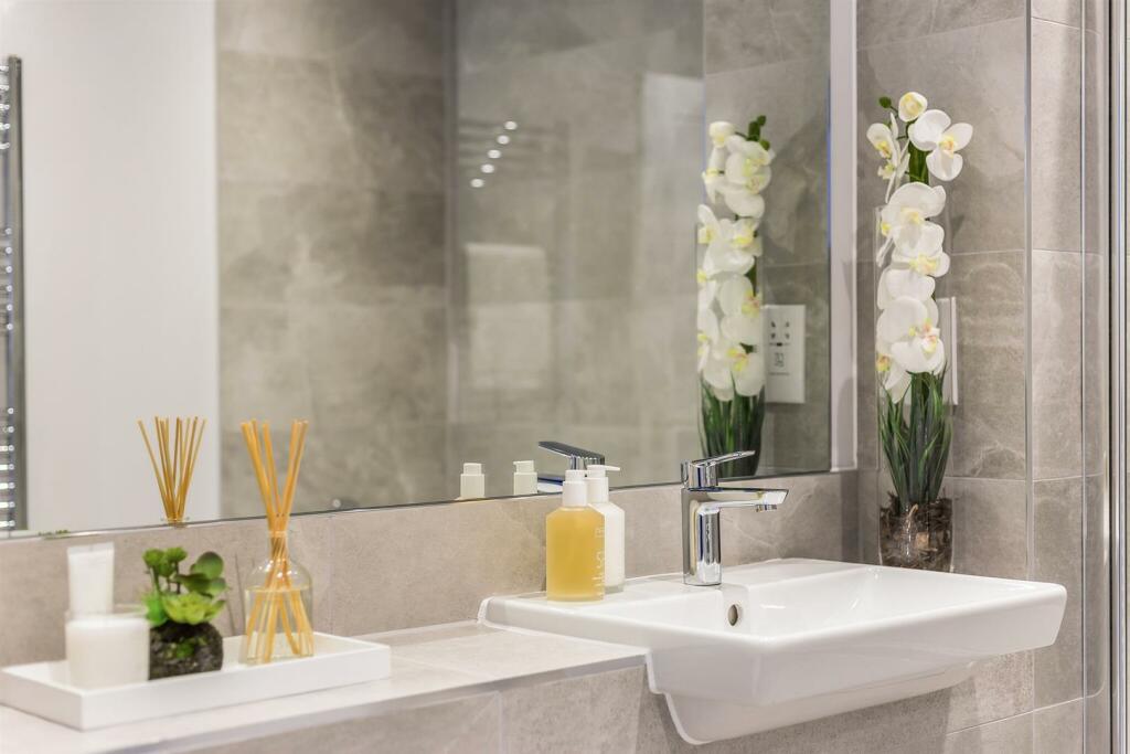 73297_82 Haywards Road  (23)_low.jpg