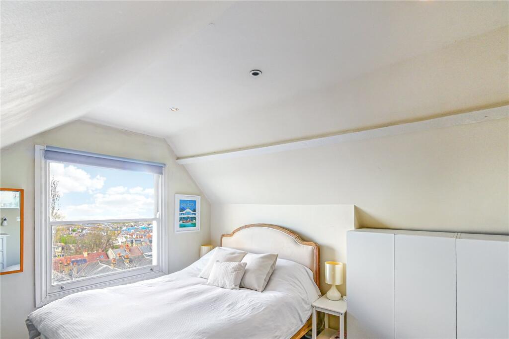 Bedroom 1 P3
