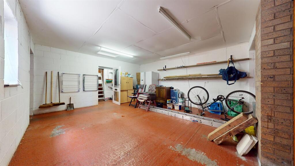 Moss Lane Double Garage