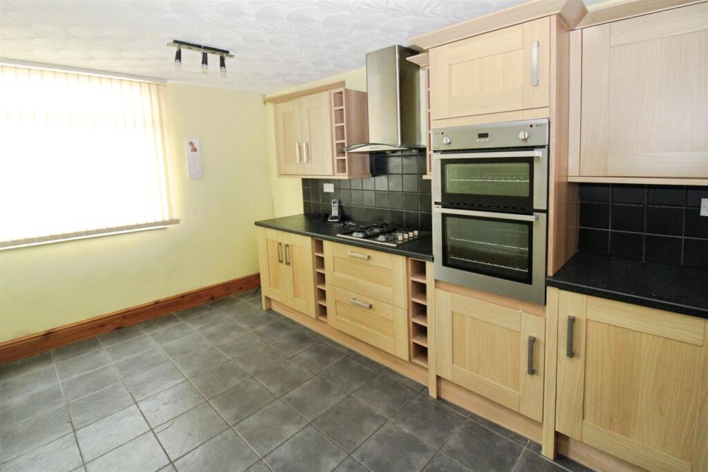 Fitted Kitchen