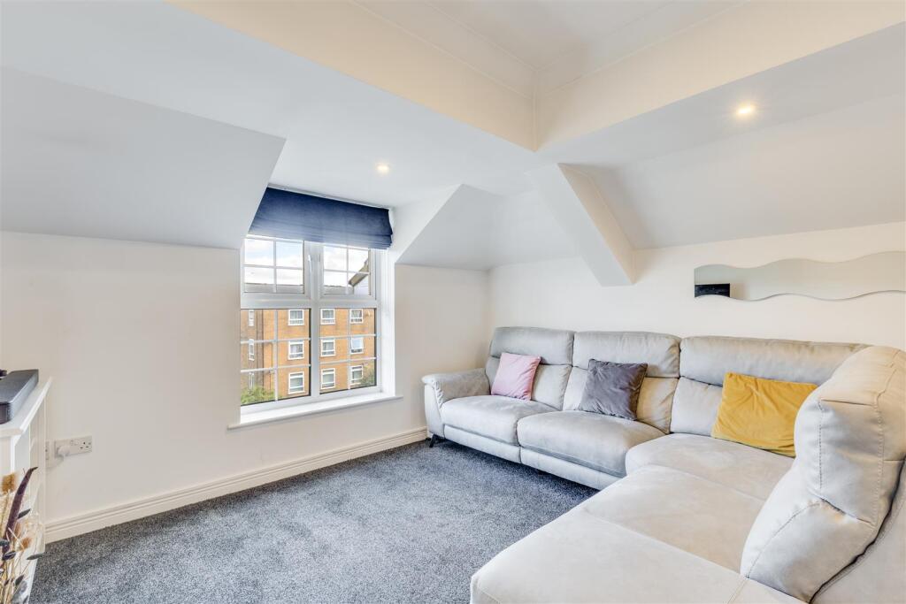 Beaumont House 32-5.jpg