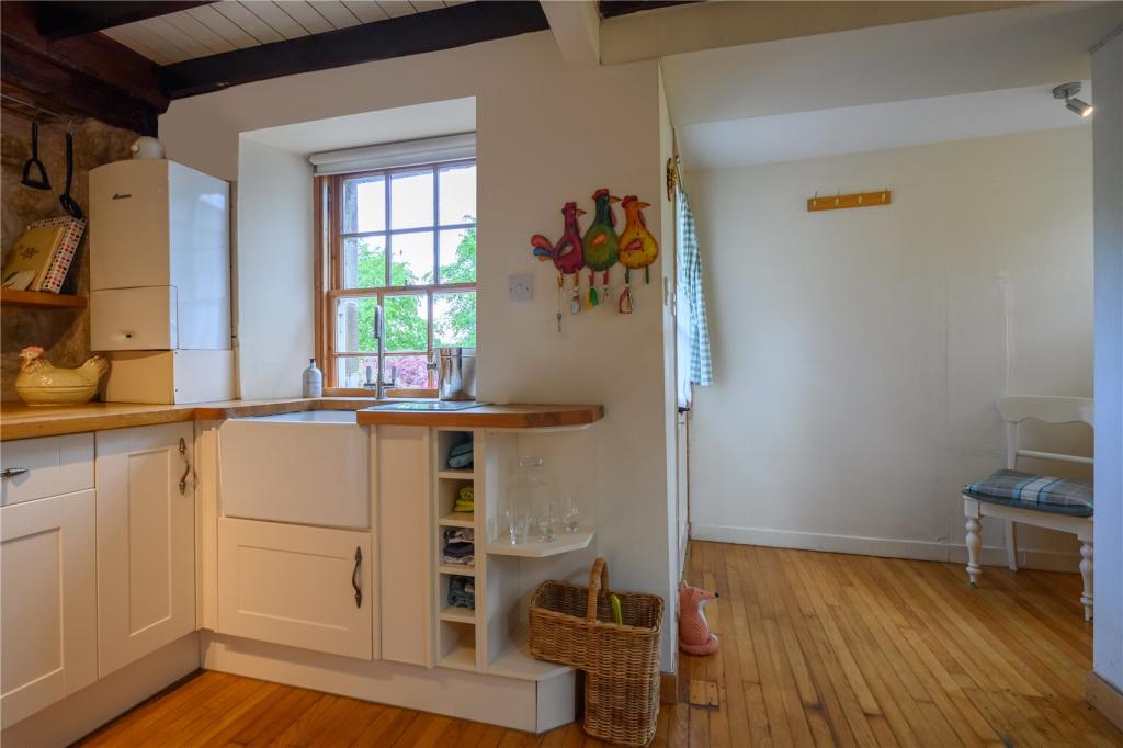 Kitchen/Vestibule