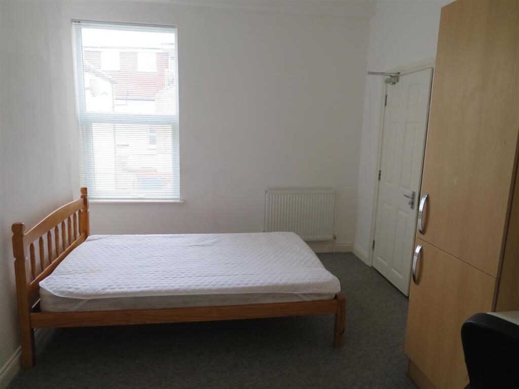 63 Fawcett Room 4 (2).JPG