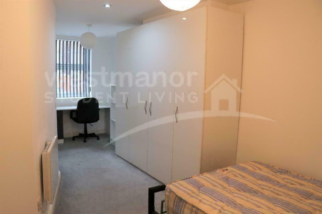 FLAT 4 ROOM 2