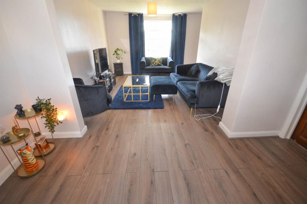 Lounge / Dining Room