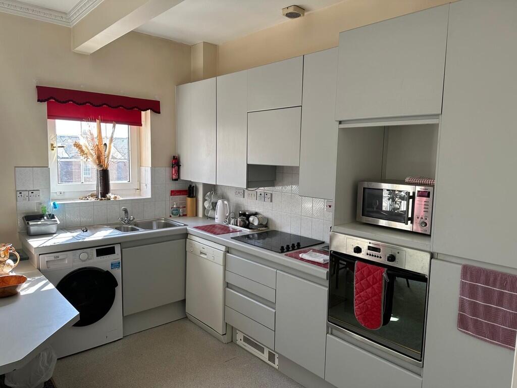 Kitchen with appl...