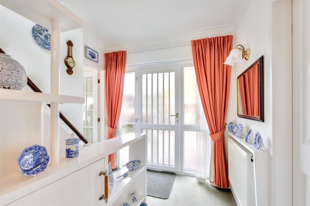 Entrance Hall_2.jpeg