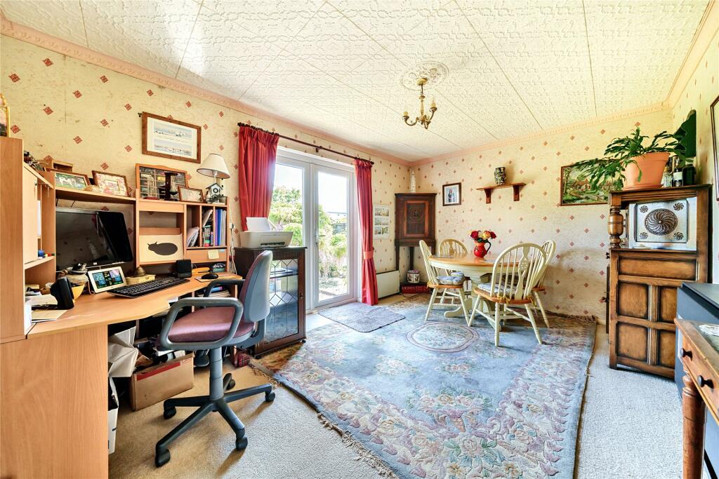 Bed 3/Dining Room