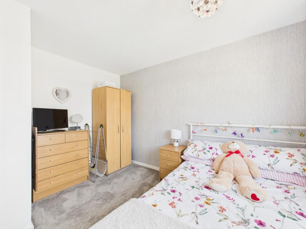 CAM03729G0-PR0064-STILL034