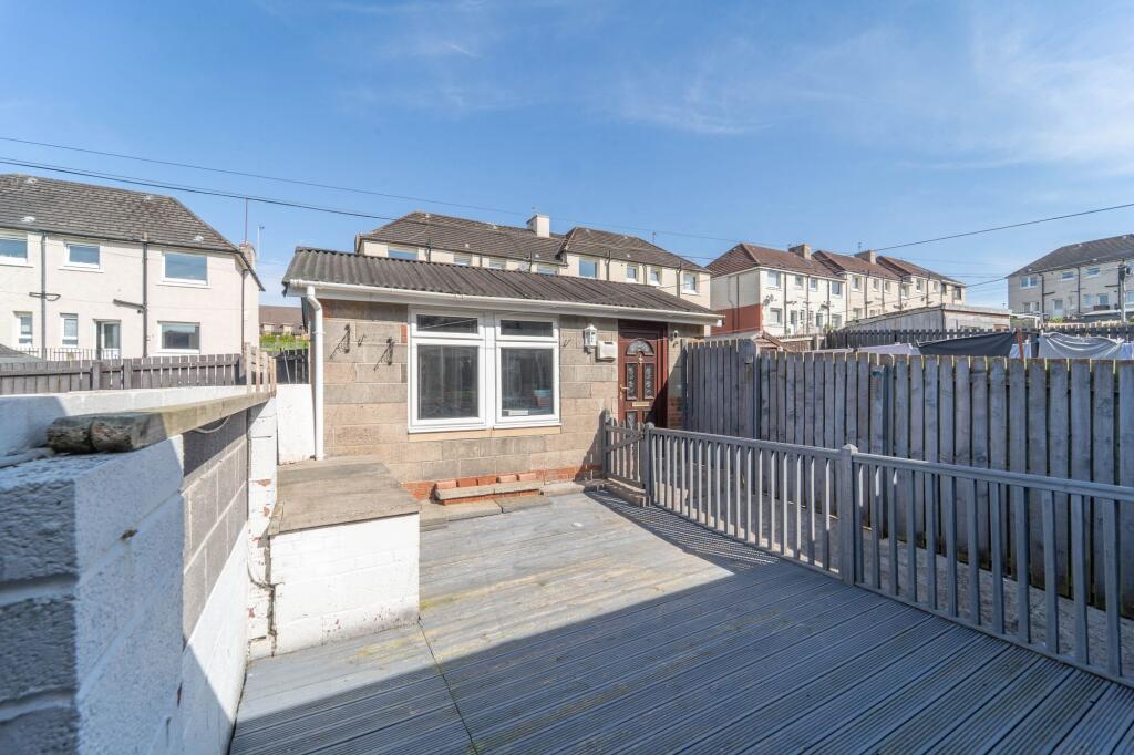 Rear Garden &amp; Garden Room