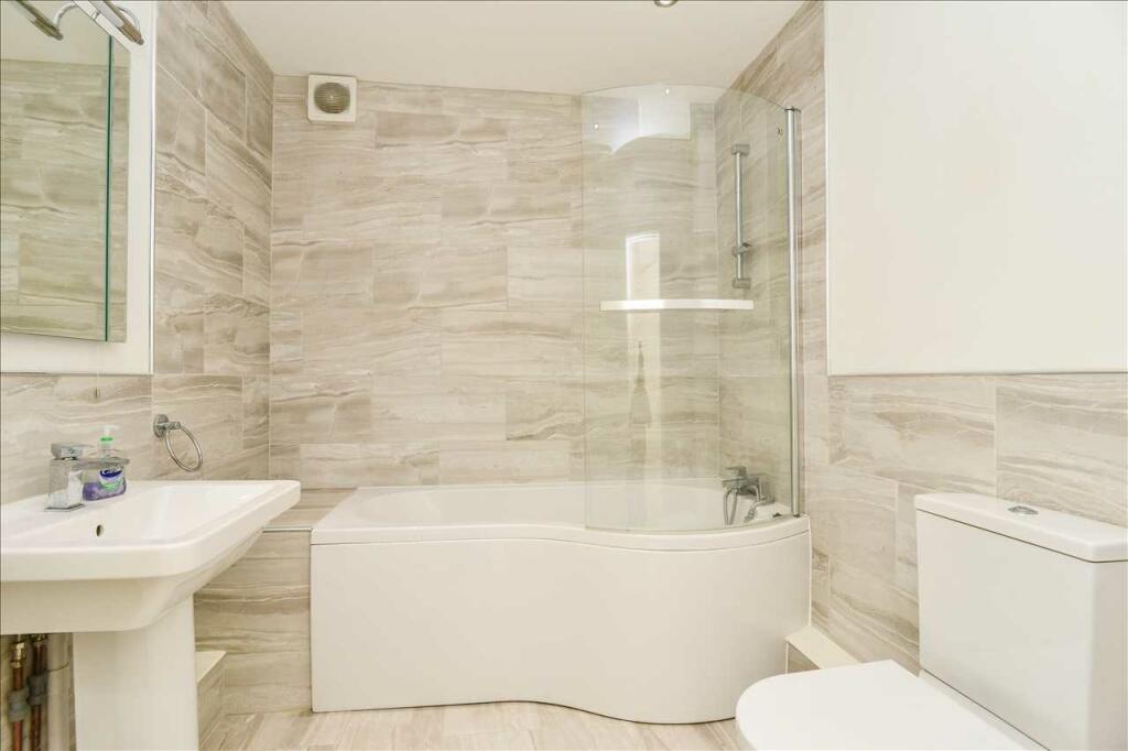 Ensuite Shower room