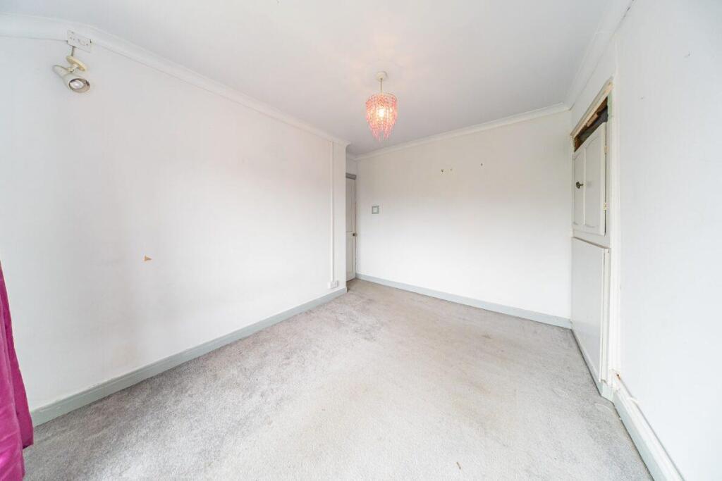 7 Stapleton Avenue bedroom 2 2.jpg