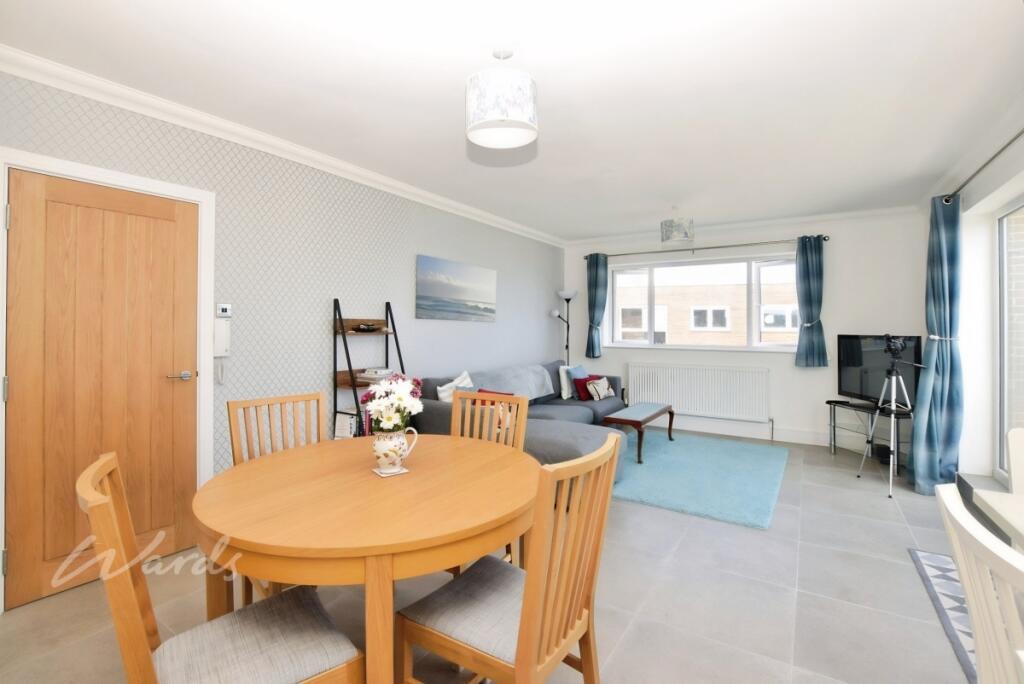 april dining loun...