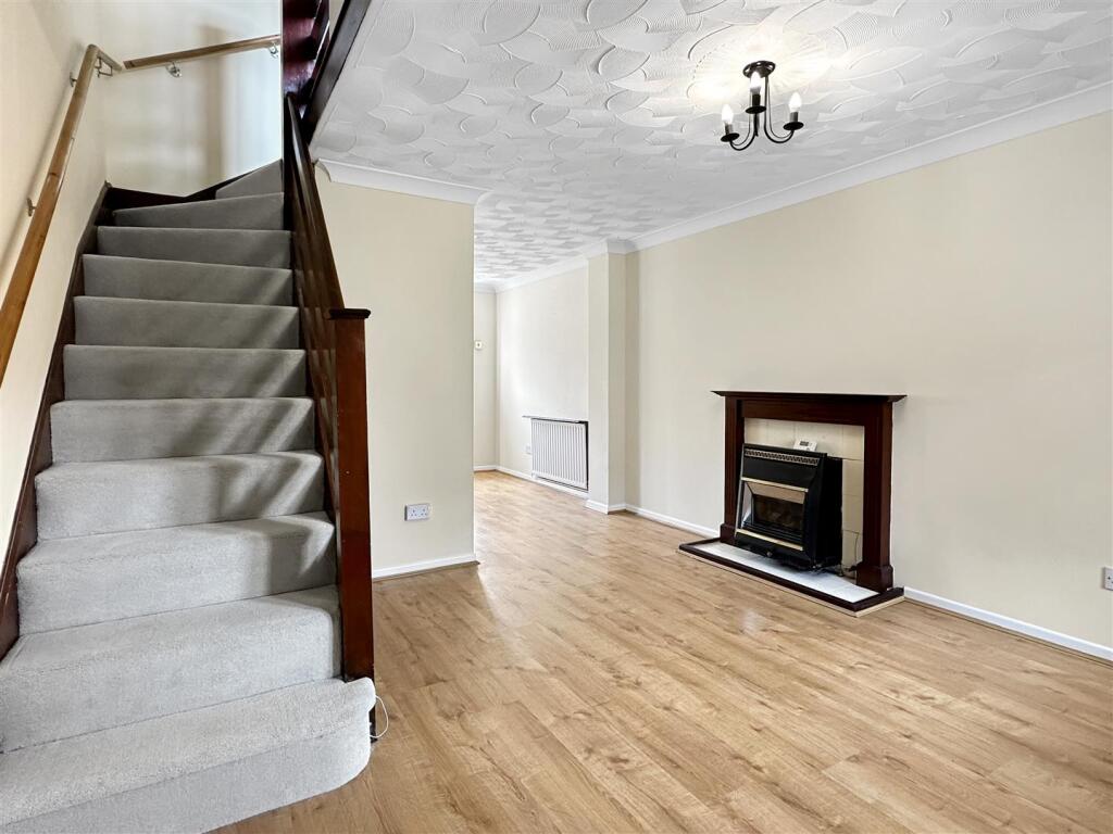 Living Room (2)