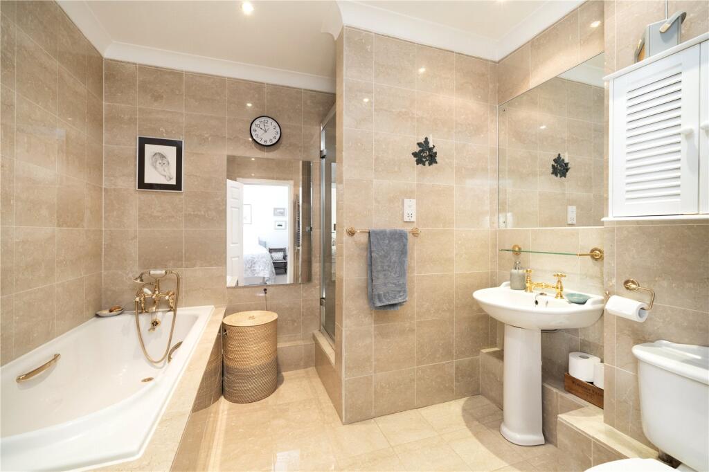 En Suite Bathroom