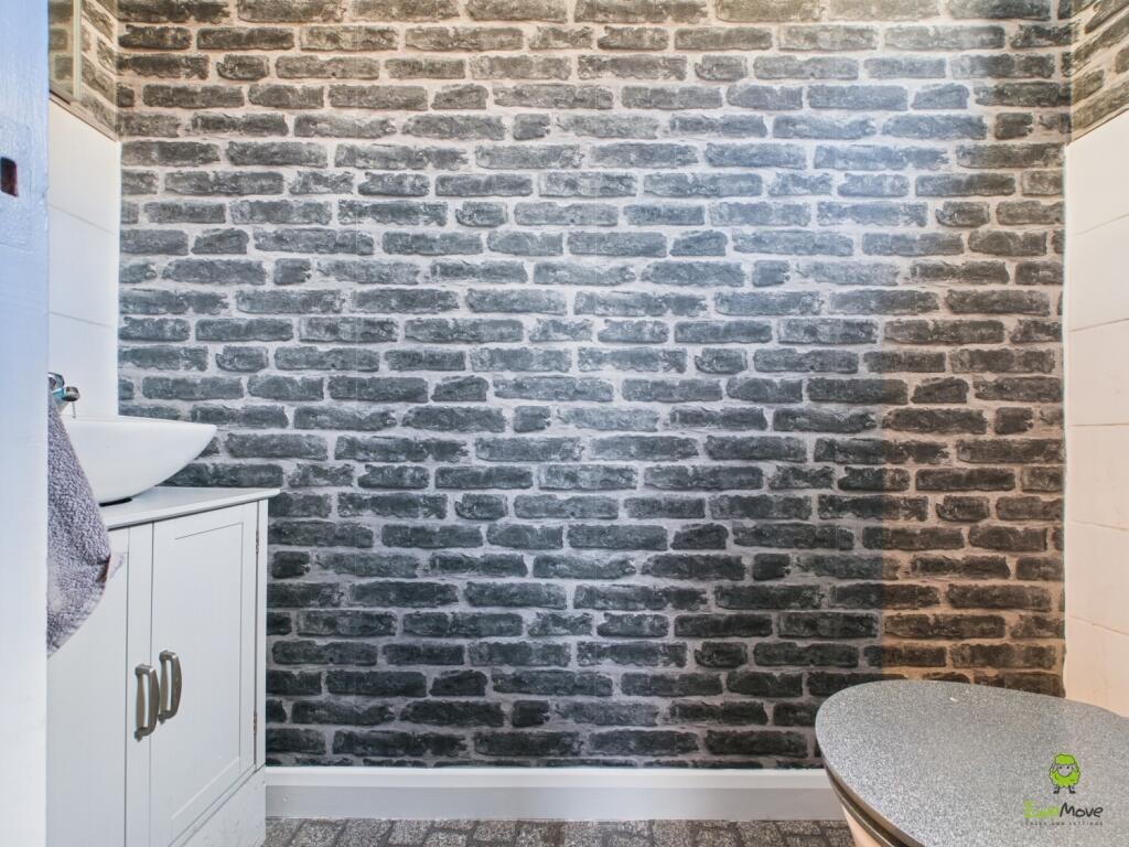 CAM04399G0-PR0037-STILL008