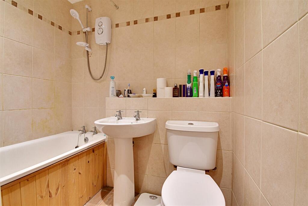 Bathroom.jpg