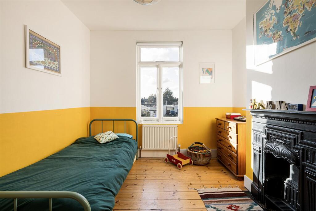 Dagenham Road, E10