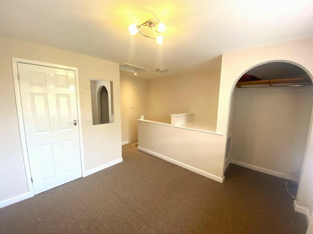 2Ridely_Bedroom1