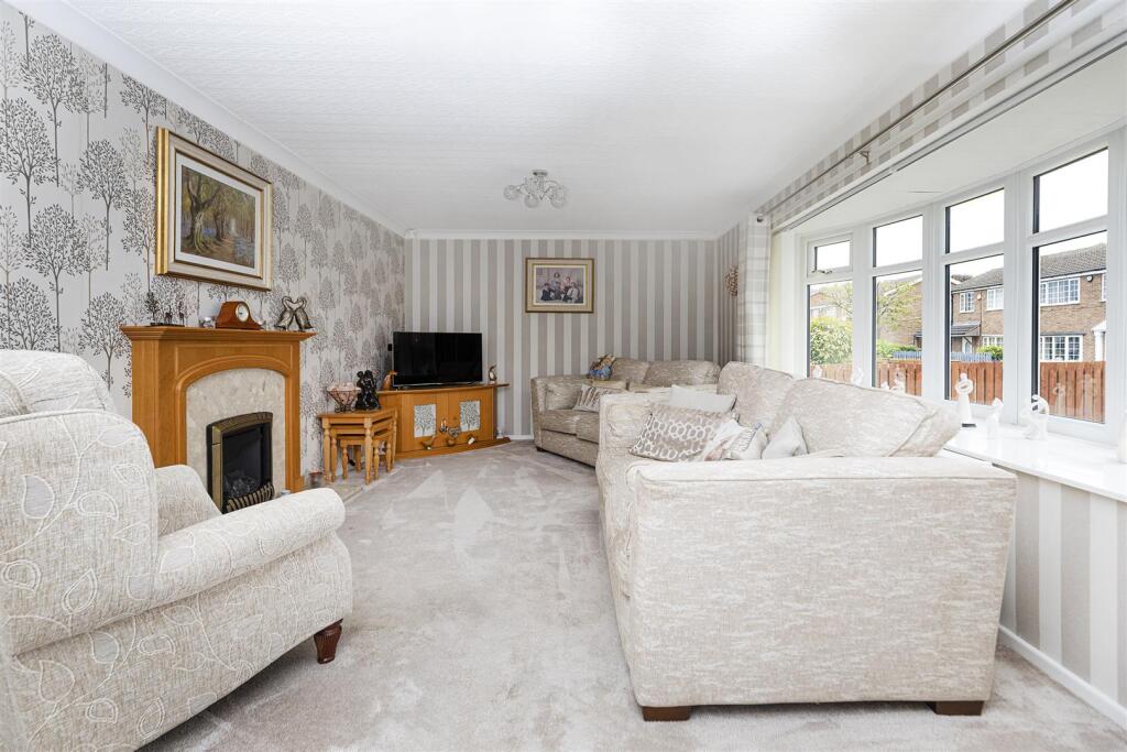 Bramleys Estate Agents - Elm Court - Kirkburton (1