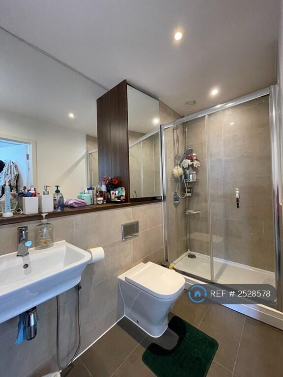 En-Suite Bathroom