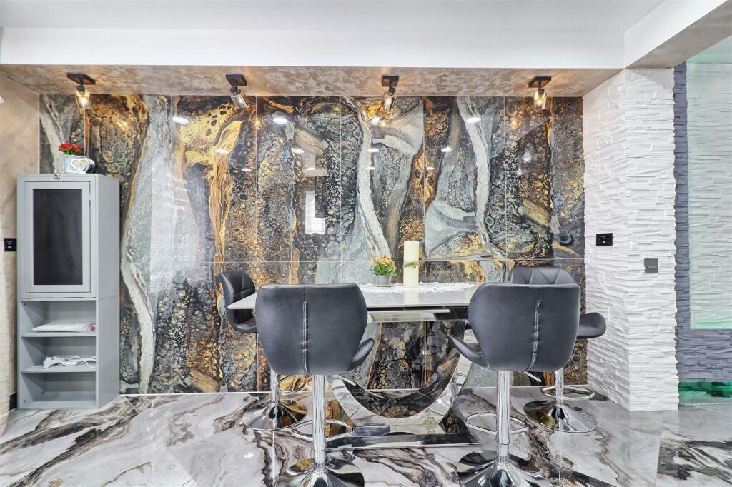 IMG_7225_6_7_easyHDR-interior3.jpg