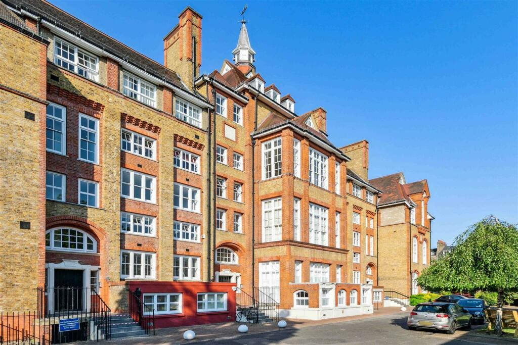 Flat 15 - 1 Reed Place, Clapham, SW4 7LF-13.jpg
