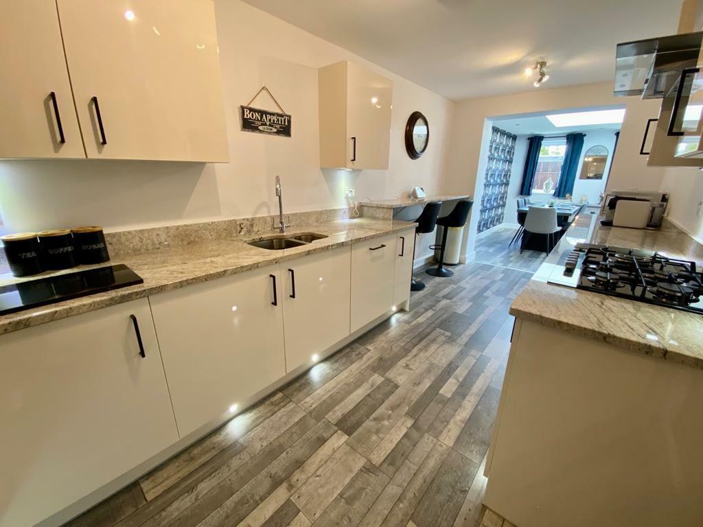 Lavender court 14 kitchen 3.jpg