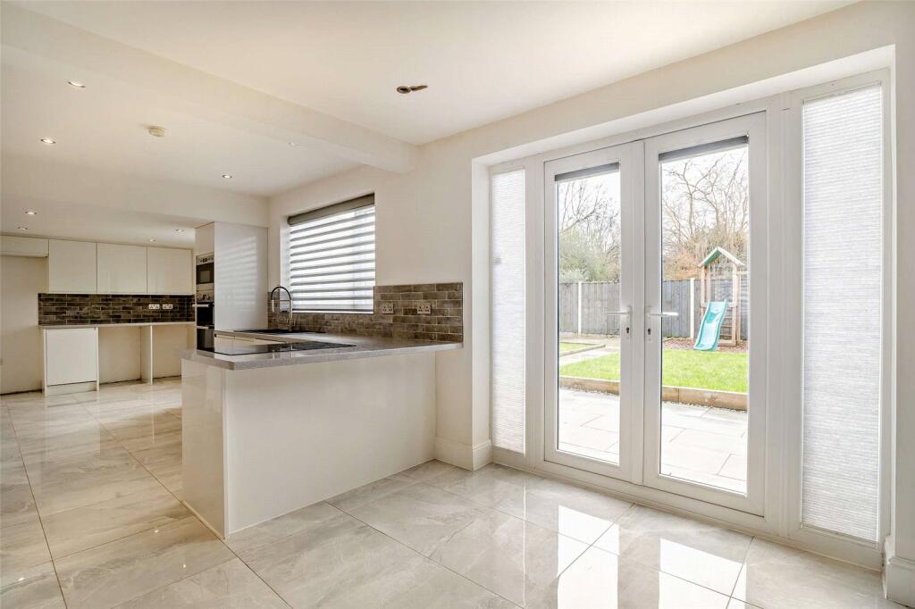 Dining/Kitchen