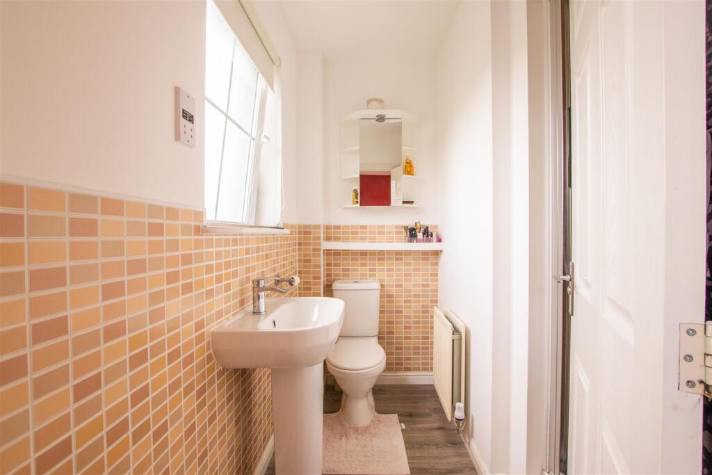 ensuite.jpg