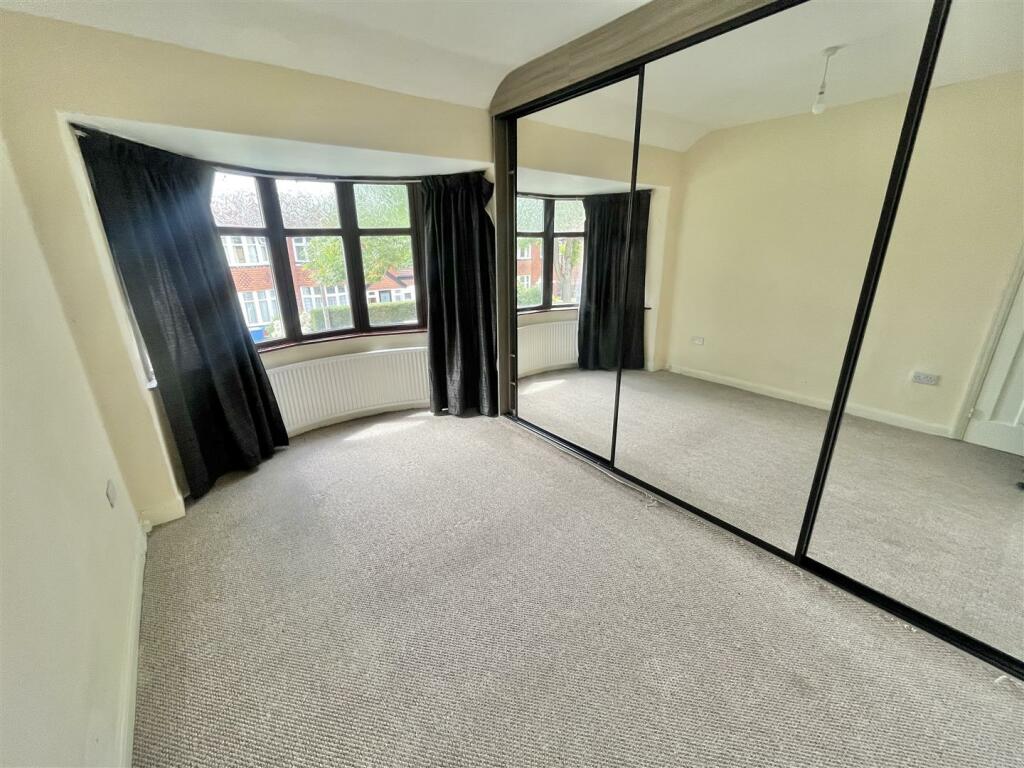 Bedroom 1 Aspect 2.jpg