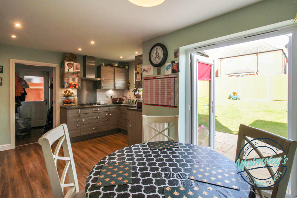 Kitchen dining
