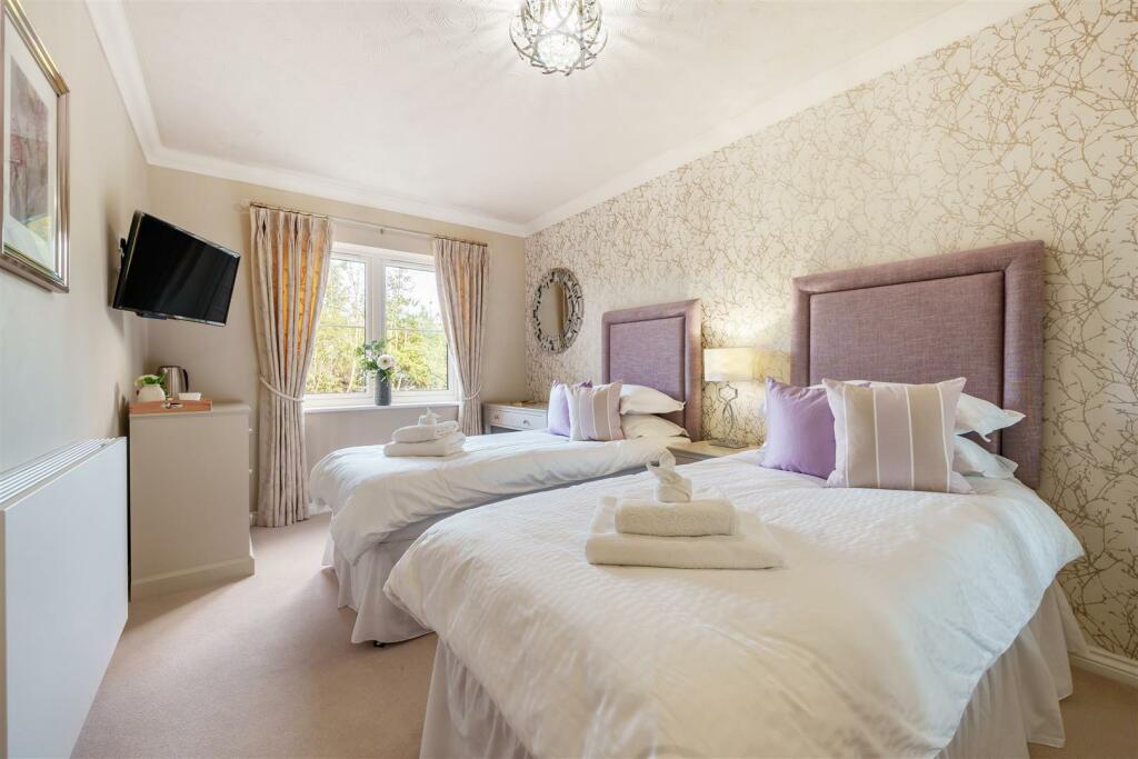 Owners Guest Suite.jpg