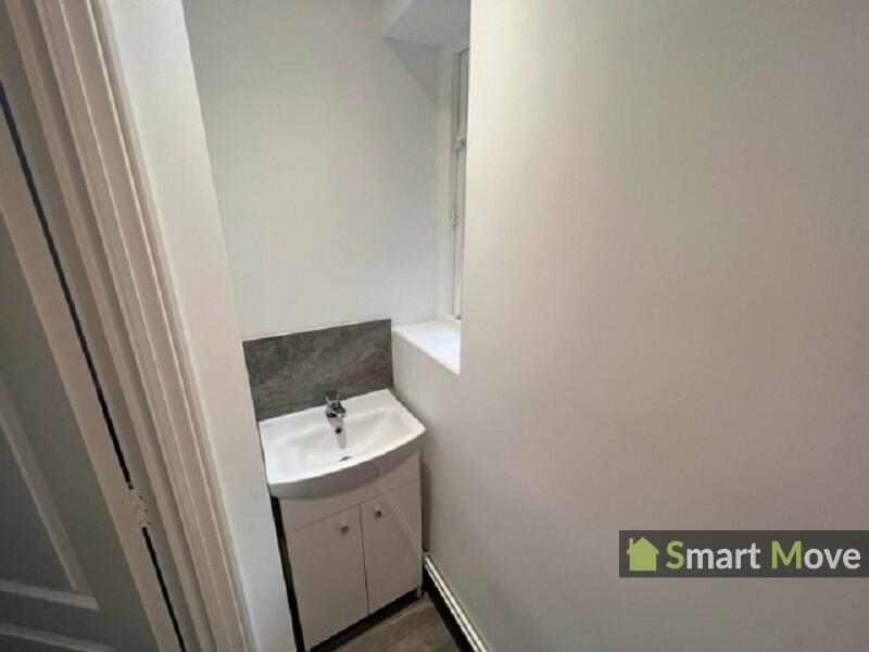 Downstairs Cloakroom 